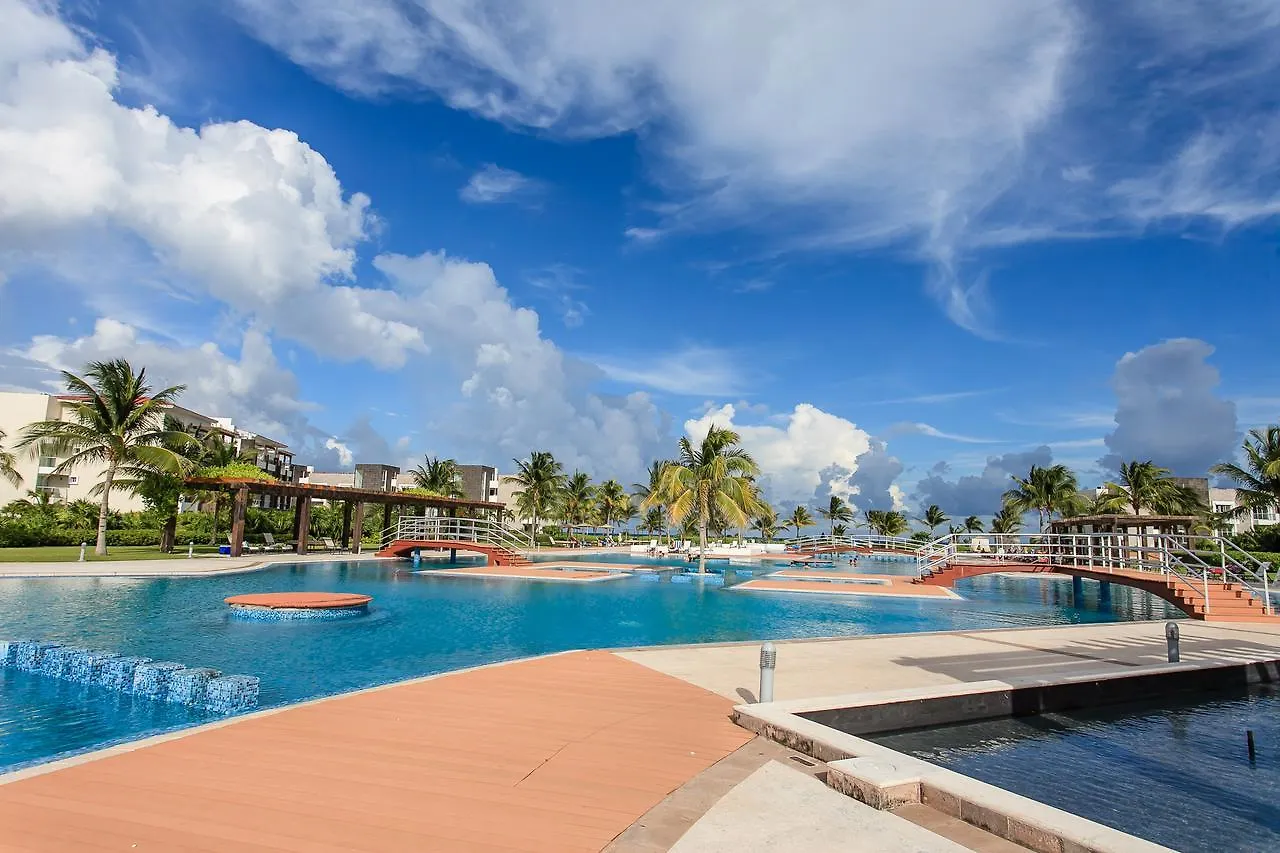 Mareazul 723 Sur - 2 Bedroom Playa del Carmen Mexico